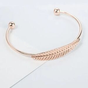 2/$21 Ladies Gold Leaf Dangle Bracelet